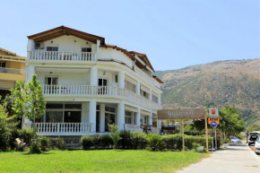 Chrispy Apartments